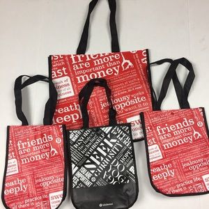 Lululemon shopping bags set